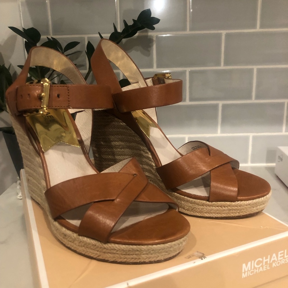 MICHAEL KORS WEDGES Size 9.5